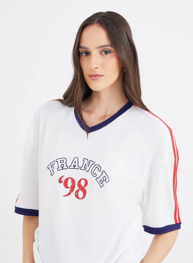 Styli Women Off White Slogan Print V Neck Oversized T-Shirt - Image 3